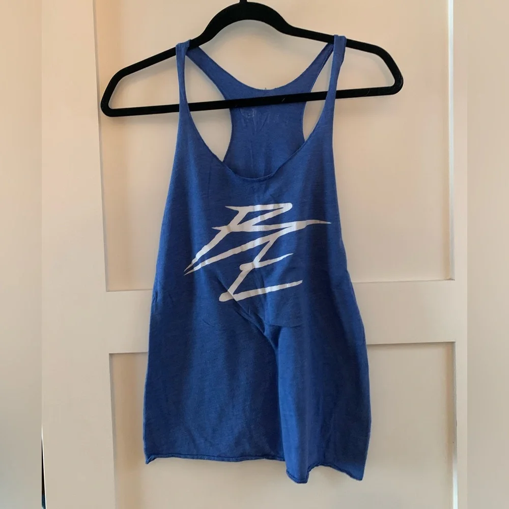 ASSORTMENT OF WORKOUT TANKS - 6 CROSSFIT TANKS - Picture 2 of 7